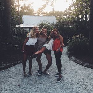 Meet your Posher, Abbie